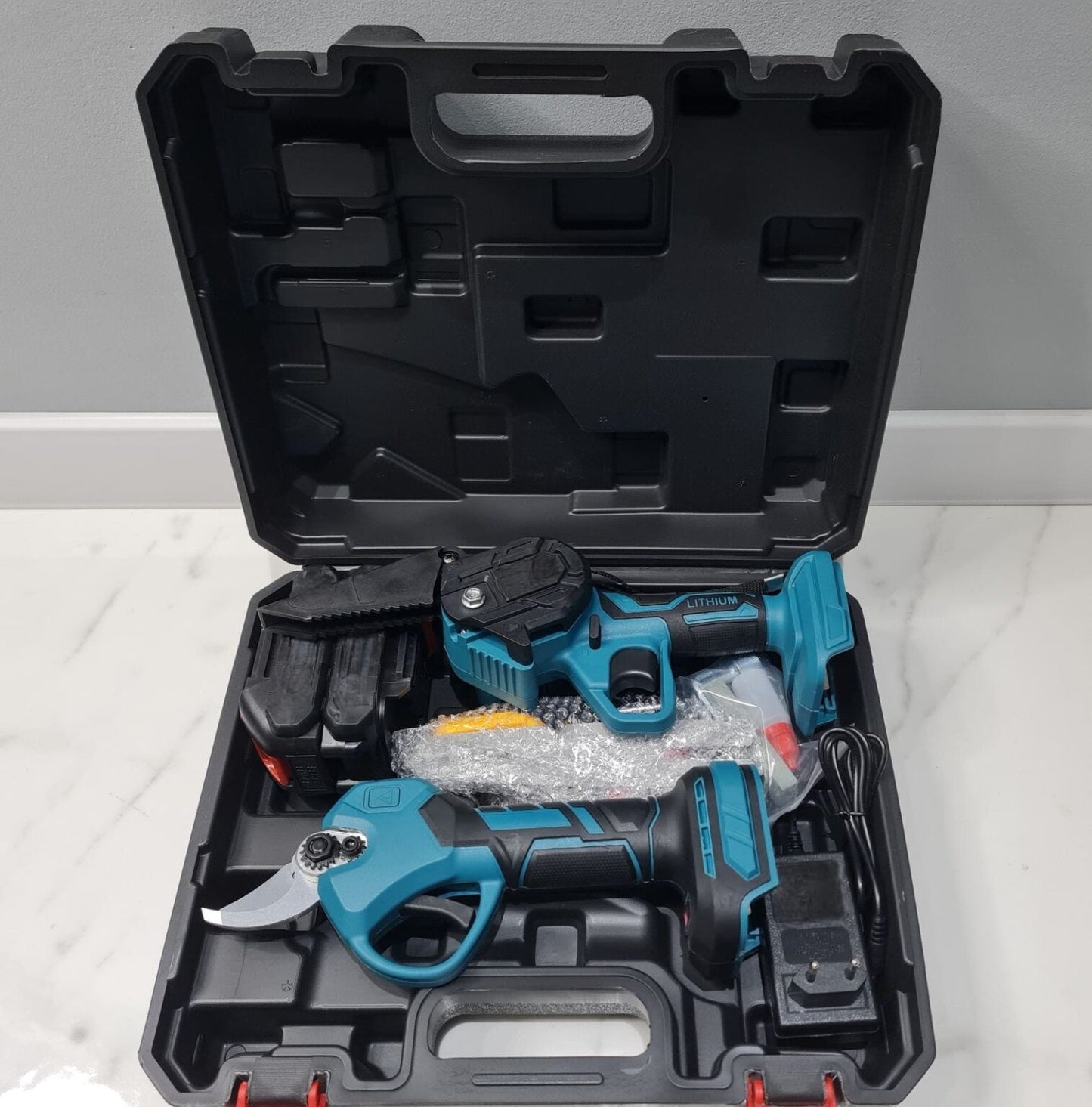 Set Aku Makaze i Aku Testera + dve baterije